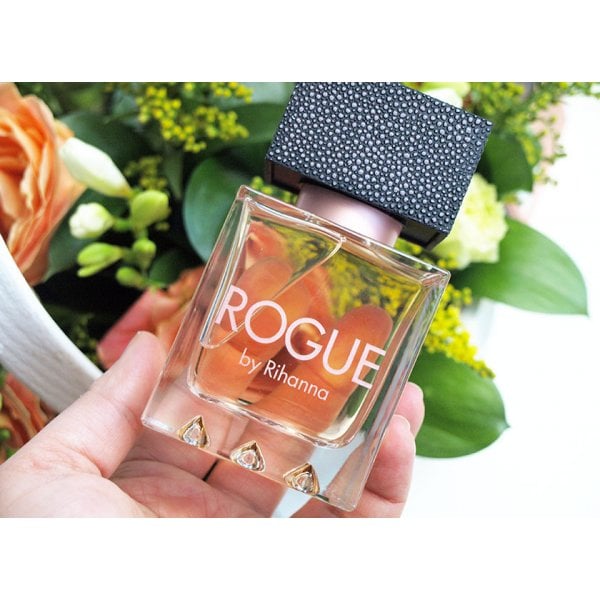 Rihanna Rihanna Rogue 30ml EDP Spray - Health & Beauty > Personal Care > Cosmetics > Perfumes & Colognes > Eaux de Parfum