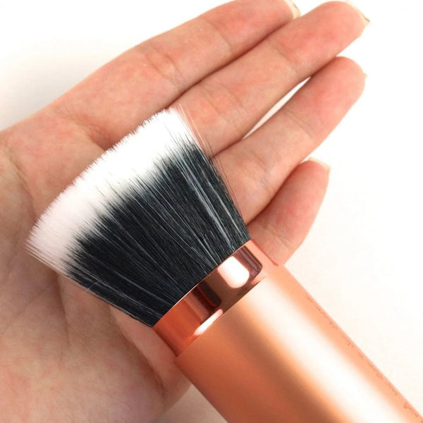 Real Techniques Real Techniques Retractable Bronzer Brush - Health & Beauty > Personal Care > Cosmetics > Cosmetic Tools > Makeup Tools > Makeup Brushes