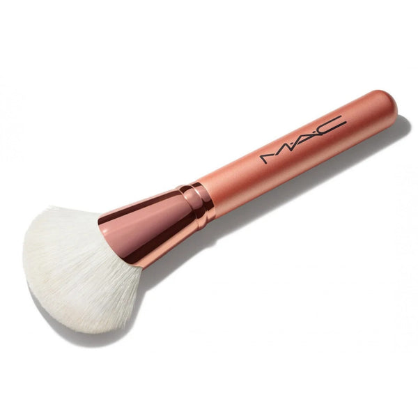 Mac MAC Fan Brush - Bronze 143S - Health & Beauty > Personal Care > Cosmetics > Cosmetic Tools > Makeup Tools > Makeup Brushes